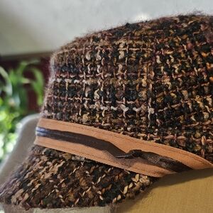 Stylish Tweed Women's Hat with Brown Band